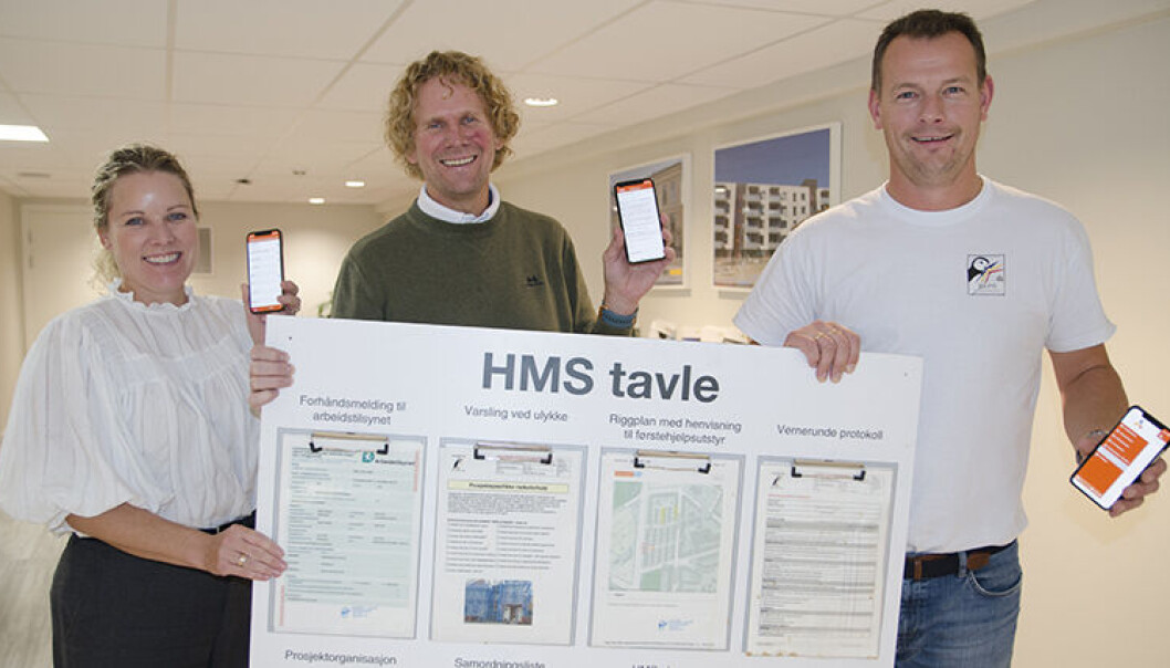 OPPDATERT: Daglig leder Bo Lunde og økonomisjef Stein Erik Hoff i JP Lunde har nylig fått en oppdatert innføring i styringssystemet MLF Pro av Kari Wilsgård i MLF. Malerbedrifter er pålagt å ha en del rutiner og instrukser i orden, blant annet SHA-tavlen, som må være på plass på byggeplassen. ( OPPDATERT: Daglig leder Bo Lunde og økonomisjef Stein Erik Hoff i JP Lunde har nylig fått en oppdatert innføring i styringssystemet MLF Pro av Kari Wilsgård i MLF. Malerbedrifter er pålagt å ha en del rutiner og instrukser i orden, blant annet SHA-tavlen, som må være på plass på byggeplassen. (