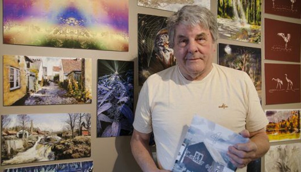 ALLSIDIG: I pensjonisttilværelsen har Carl O. Rojahn brukt mye av sin tid på og utforsket sine kunstneriske sider gjennom fotografering, data, tegning, maling og diktskriving. (Foto: Synnøve Prytz Berset)