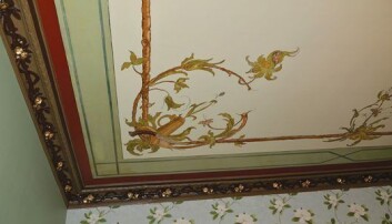 MOTIVER: Noen av motivene er tyskinspirerte, dekorert med bilder av kniver, pølser og øl. Foto: Synnøve Prytz Berset MOTIVER: Noen av motivene er tyskinspirerte, dekorert med bilder av kniver, pølser og øl. Foto: Synnøve Prytz Berset
