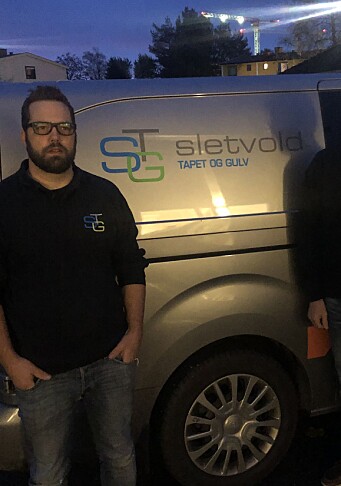 DRIVKRAFT: Daglig leder Knut Sletvold (t.h) og formann Christian Holen sier det er positivt for Sletvold Tapet & Gulv å bli en del av et større system gjennom Håndverksgurppen. DRIVKRAFT: Daglig leder Knut Sletvold (t.h) og formann Christian Holen sier det er positivt for Sletvold Tapet & Gulv å bli en del av et større system gjennom Håndverksgurppen.