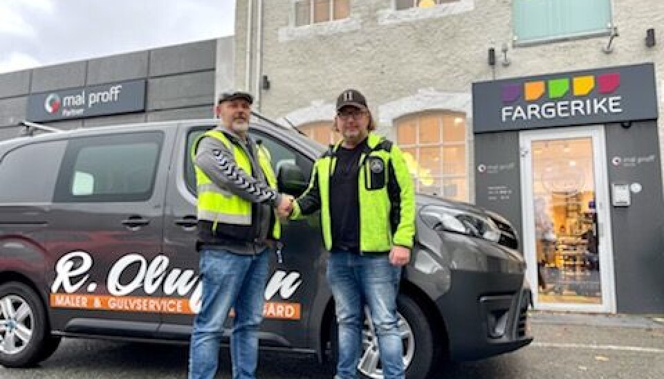 INNLEMMES: Robert Olufsen (f.v.) i maler- og gulvfirmaet R. Olufsen på Ålgård blir nå en del av H & M Malerservice. Her sammen med daglig leder Magnor Kolnes.