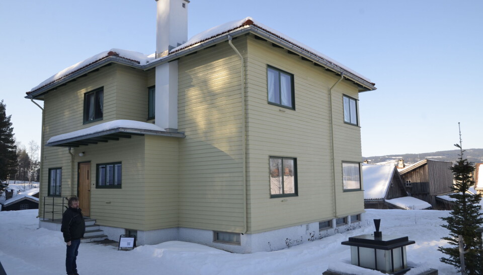 BOLIGFELTET: På Maihaugens «Boligfelt» ligger eneboliger som representerer ulike tiår på 1900-tallet. Dette huset er dronning Sonjas barndomshjem. BOLIGFELTET: På Maihaugens «Boligfelt» ligger eneboliger som representerer ulike tiår på 1900-tallet. Dette huset er dronning Sonjas barndomshjem.