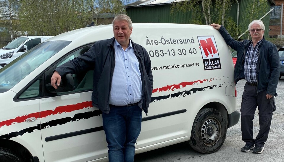 EKSPANDERER: Daglig leder Patrik Olsson (f.v) og Per-Olov Jonsson i Målarkompaniet i Östersund blir nå en del av Håndverksgruppen.