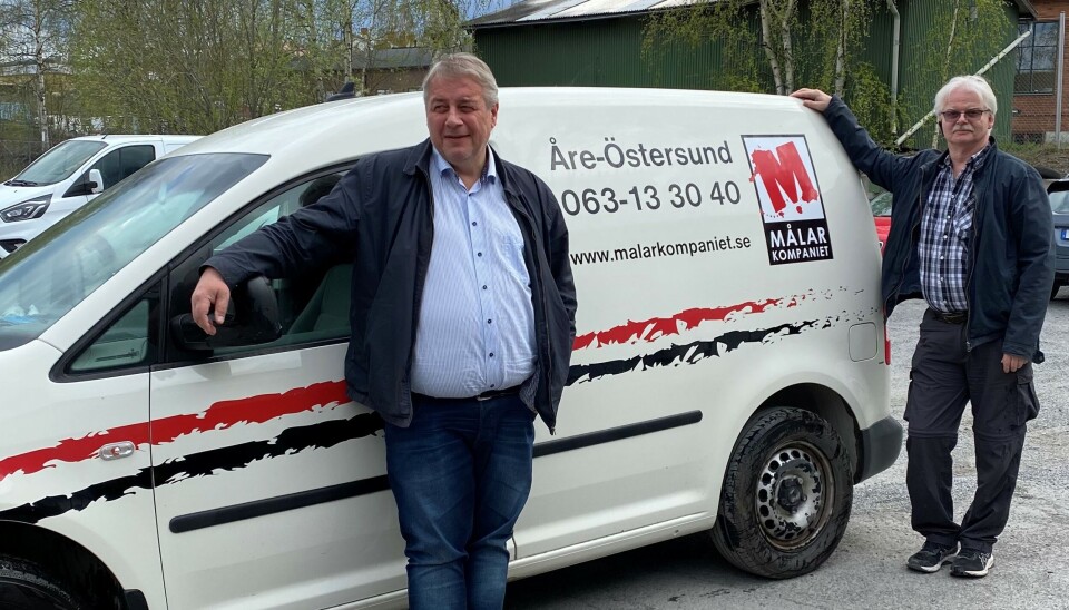 EKSPANDERER: Daglig leder Patrik Olsson (f.v) og Per-Olov Jonsson i Målarkompaniet i Östersund blir nå en del av Håndverksgruppen. EKSPANDERER: Daglig leder Patrik Olsson (f.v) og Per-Olov Jonsson i Målarkompaniet i Östersund blir nå en del av Håndverksgruppen.