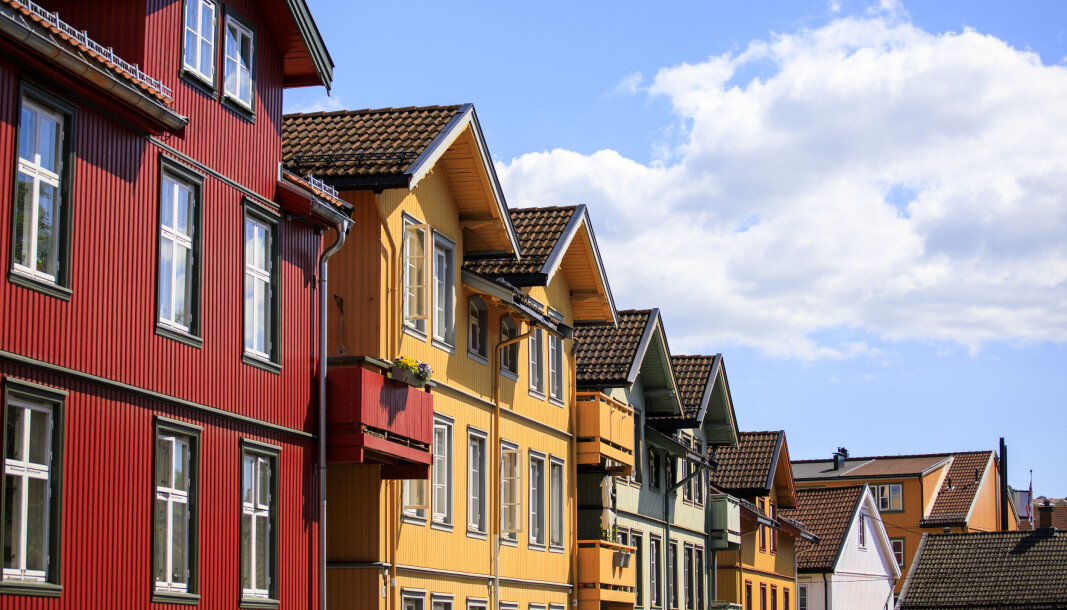 TYPISK FOR OSLO: Bygårdsfasader i gult og oransje er det mange av i Oslo. Og innimellom, helt andre farger. Her fra bydelen Kampen. TYPISK FOR OSLO: Bygårdsfasader i gult og oransje er det mange av i Oslo. Og innimellom, helt andre farger. Her fra bydelen Kampen.