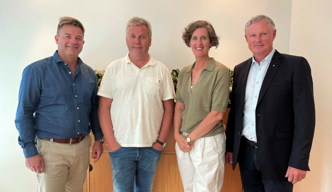 SAMMEN I NY LANDSFORENING: Fra venstre: Adm. direktør Knut Strand Jacobsen, styreleder Thor Steinar Sandvik, nestleder Anna Fuhrhoff Jensen og viseadministrerende direktør Stein Hesstvedt. SAMMEN I NY LANDSFORENING: Fra venstre: Adm. direktør Knut Strand Jacobsen, styreleder Thor Steinar Sandvik, nestleder Anna Fuhrhoff Jensen og viseadministrerende direktør Stein Hesstvedt.