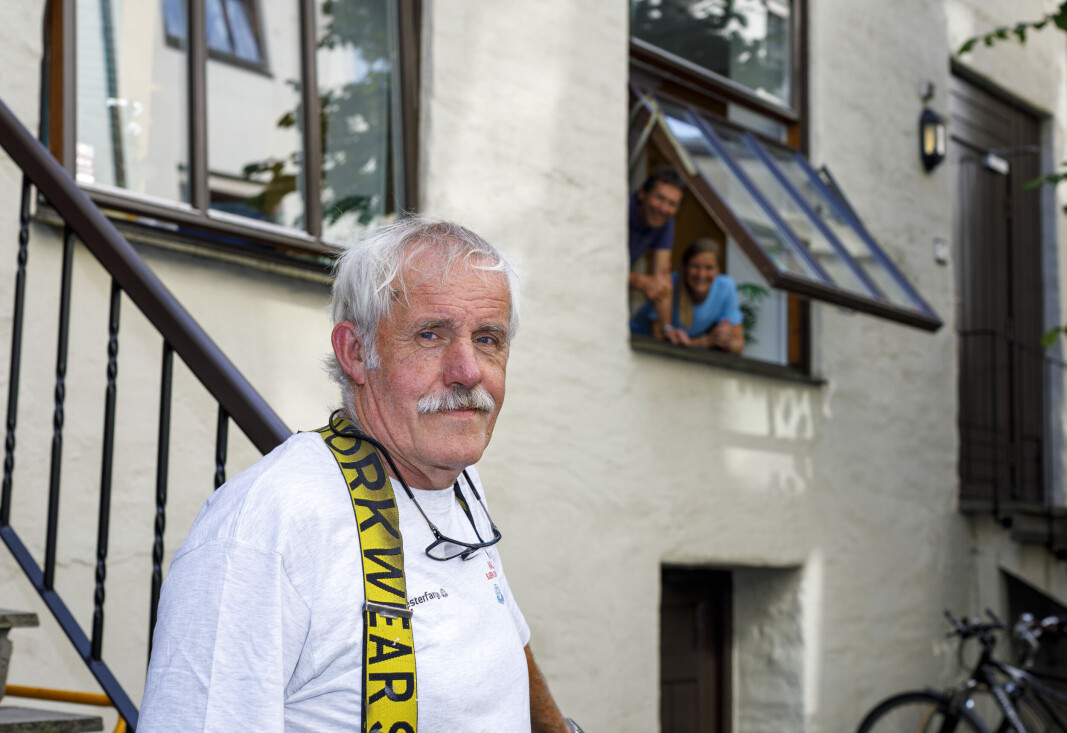 LOJAL OG TROFAST: De siste 30 årene har Bernt Eiken jobbet hos Bjørn Simonsen & Sønn as på Grünerløkka. Morten Simonsen og niesen Cathrine Simonsen er takknemlige for Bernts innsats i familiebedriften. LOJAL OG TROFAST: De siste 30 årene har Bernt Eiken jobbet hos Bjørn Simonsen & Sønn as på Grünerløkka. Morten Simonsen og niesen Cathrine Simonsen er takknemlige for Bernts innsats i familiebedriften.