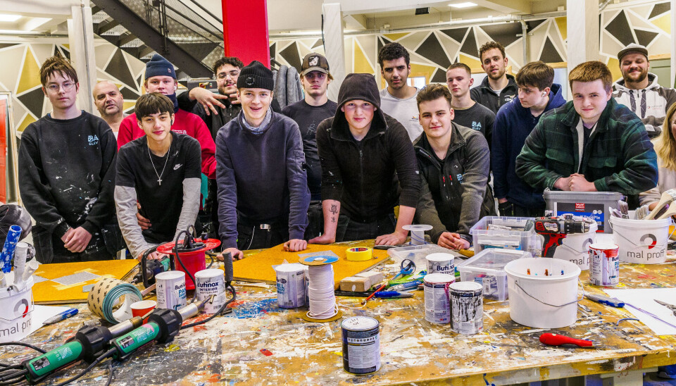 FREMTIDENS MALERE? Ikke bli forundret om du en dag blir kollega med noen av disse. Fra en tidligere reportasje Gruppebilde.