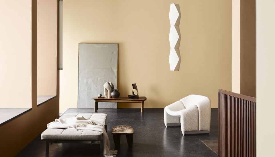 SE NYANSENE: Eksempel på interiør malt med farger farger fra Jotun Ladys globale Nuances-fargekart. Interiørbilde med beige og brune nyanser.