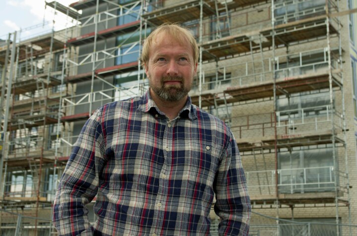 JUKSEMAKERJAKT: Slik så det ut da Vidar Sagmyr frontet jakten på juksemakere på i Maleren i 2014. For ordens skyld: Prosjektet på bildet var en ren illustrasjon, og det var ikke mistanke om ulovligheter der.