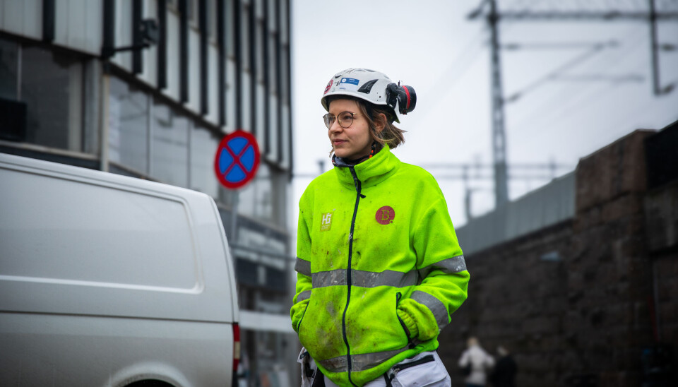 FAG OG FELLESSKAP: Med bakgrunn fra hotellbransjen og nå som maler, vet Ragnhild Nyeggen verdien av både godt håndverk og et sterkt arbeidsfellesskap.